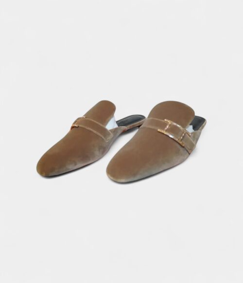 Hermès Mules & Clogs The Perfect Blend of Comfort and Elegance
