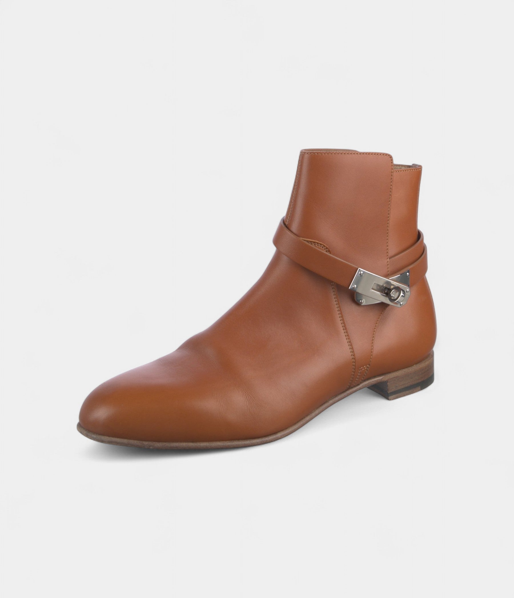 HermesNeoLeatherBootsSleekModernityTimelessCraftsmanship_2.jpg Hermès Neo Leather Boots Sleek Modernity Timeless Craftsmanship