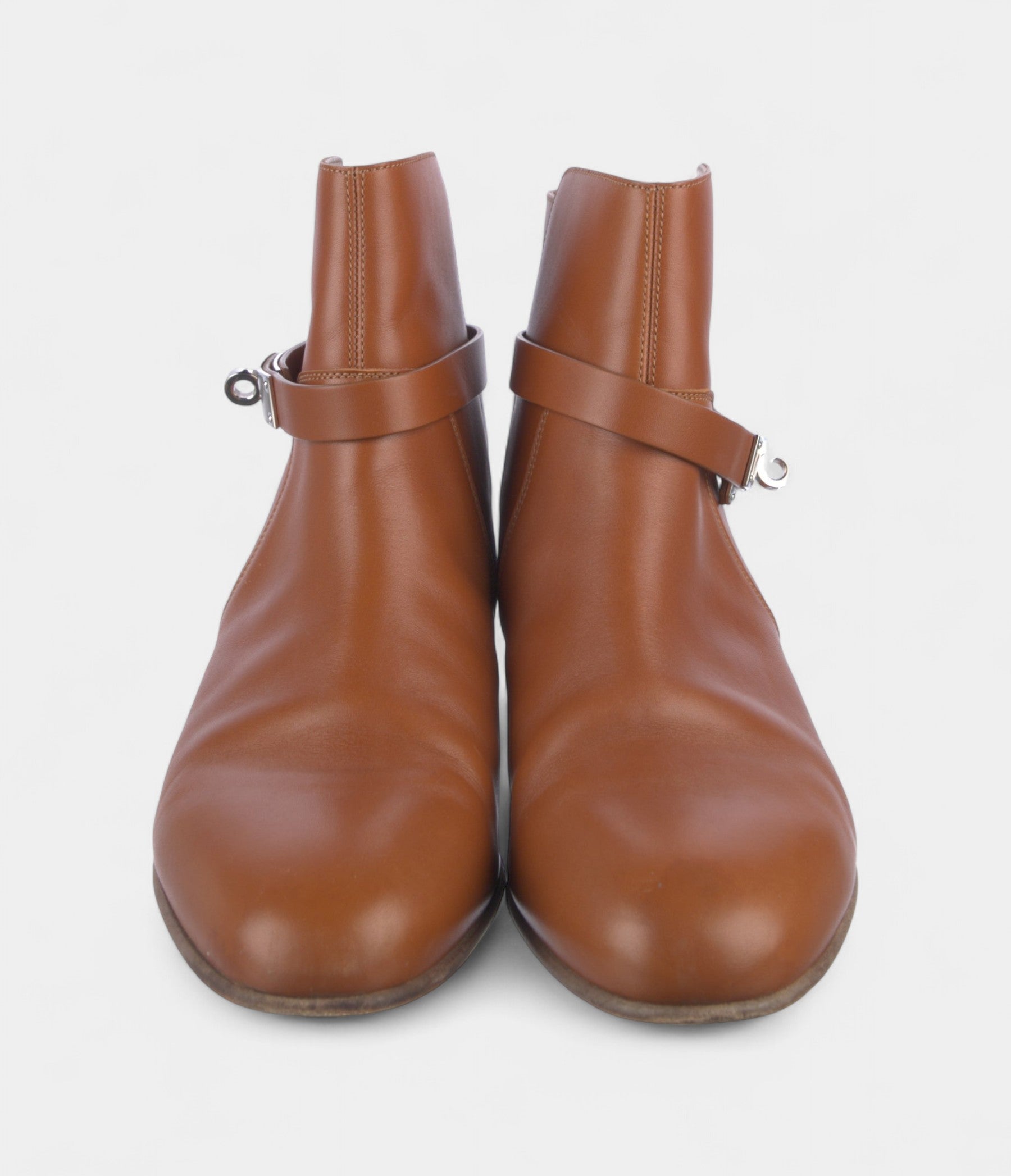 HermesNeoLeatherBootsSleekModernityTimelessCraftsmanship_3.jpg Hermès Neo Leather Boots Sleek Modernity Timeless Craftsmanship