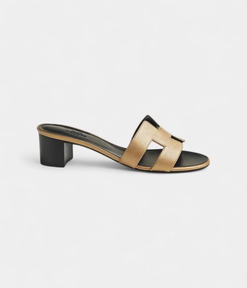 Hermès Oasis Sandals Calfskin Gold Dore Side