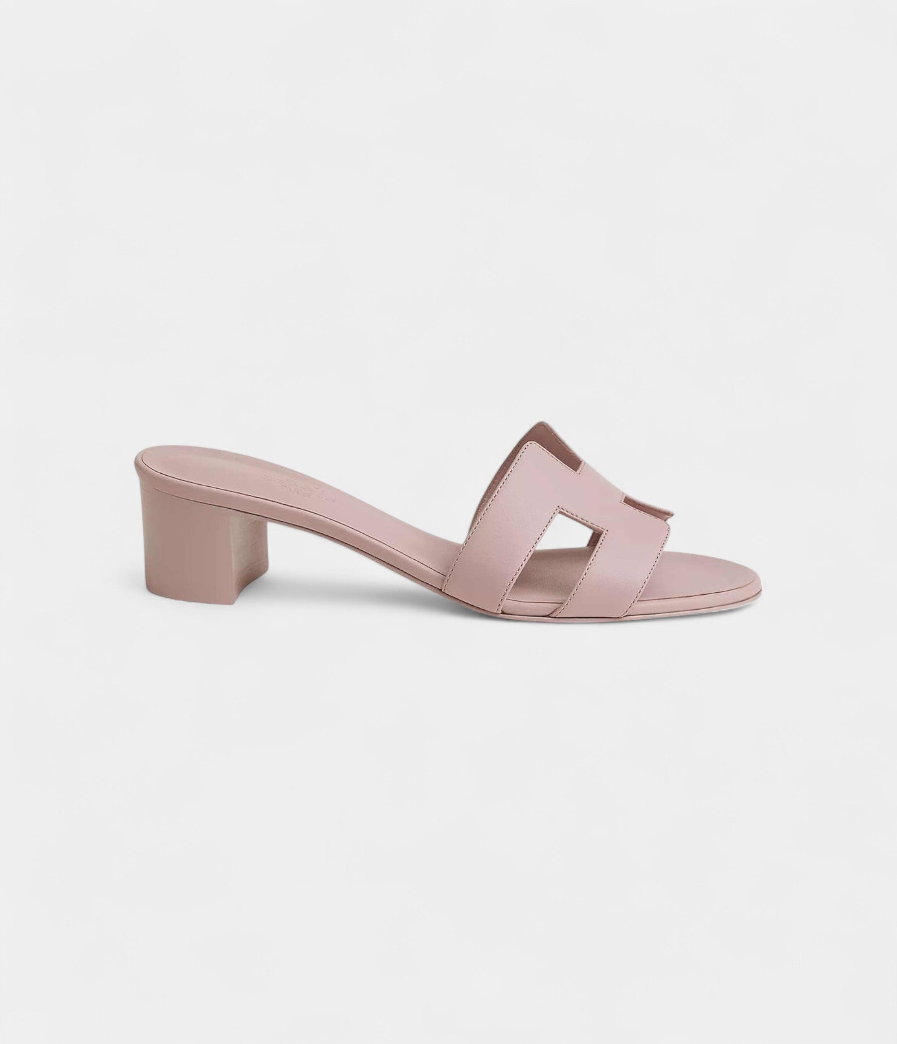 Hermès Oasis Sandals Calfskin Rose Cancan- in Leather