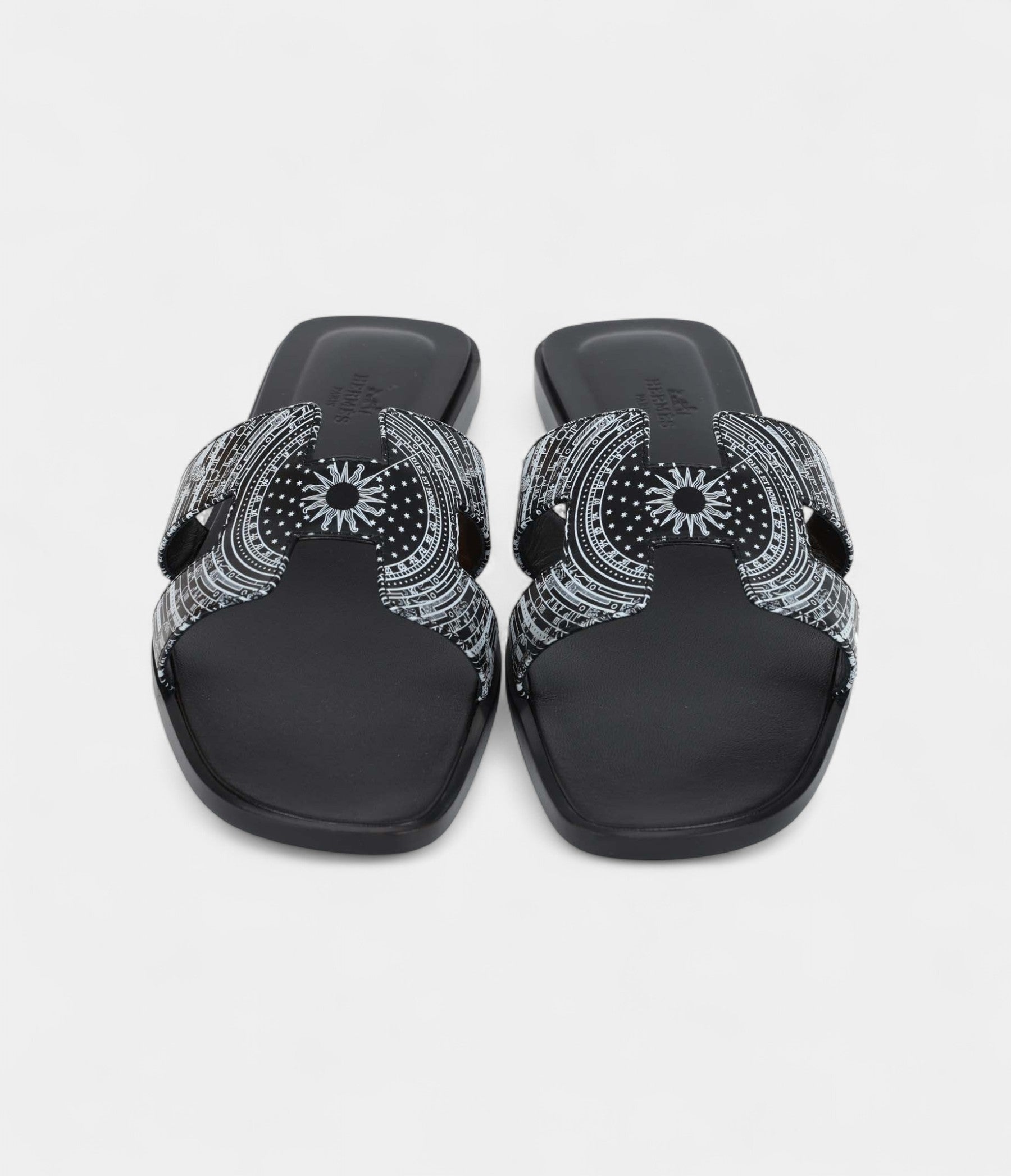 Hermès Oran Sandals Astrologie Bandana Black and White Calfskin 40 EU