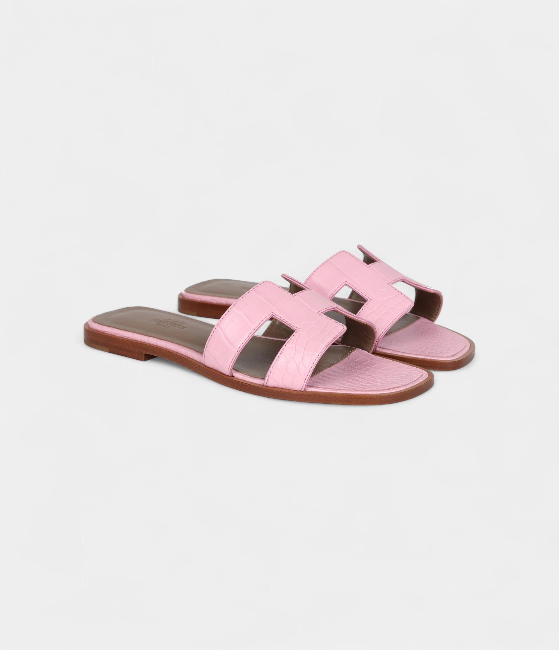 Hermès Oran Sandals Bubblegum Matte Alligator 37 EU
