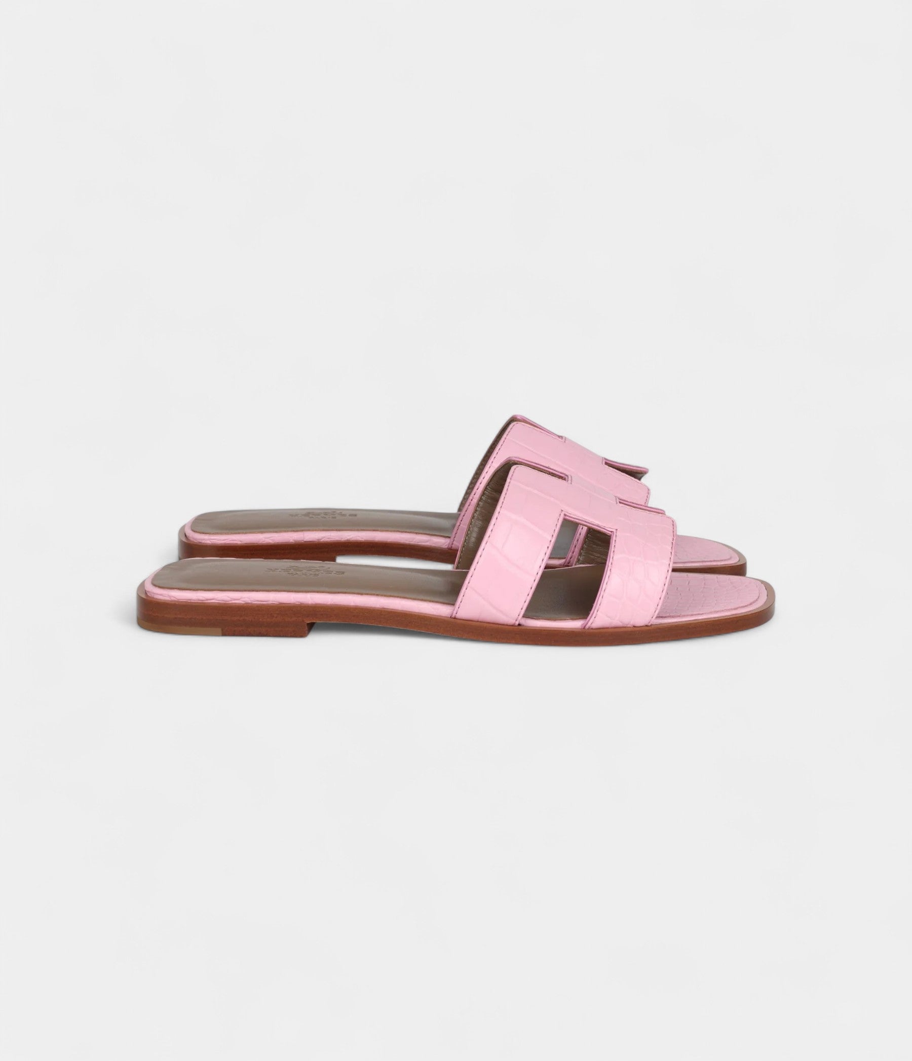 Hermès Oran Sandals Bubblegum Matte Alligator 37 EU