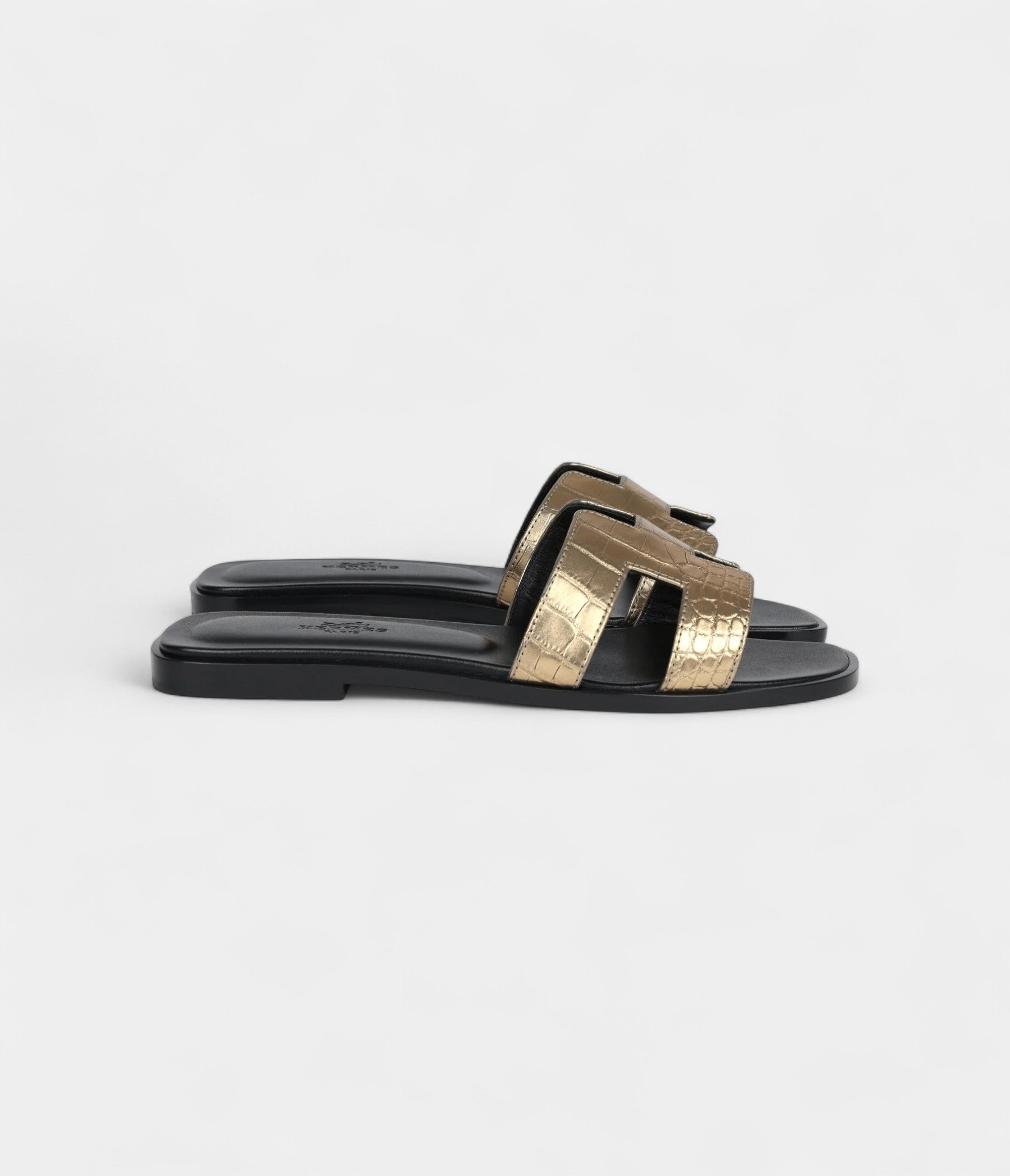 Hermès Oran Sandals Dore Fonce Matte Alligator 37 EU