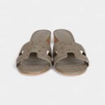 Hermès Oasis Sandals Gris Clair Ostrich 41 EU