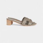 Hermès Oasis Sandals Gris Clair Ostrich 41 EU