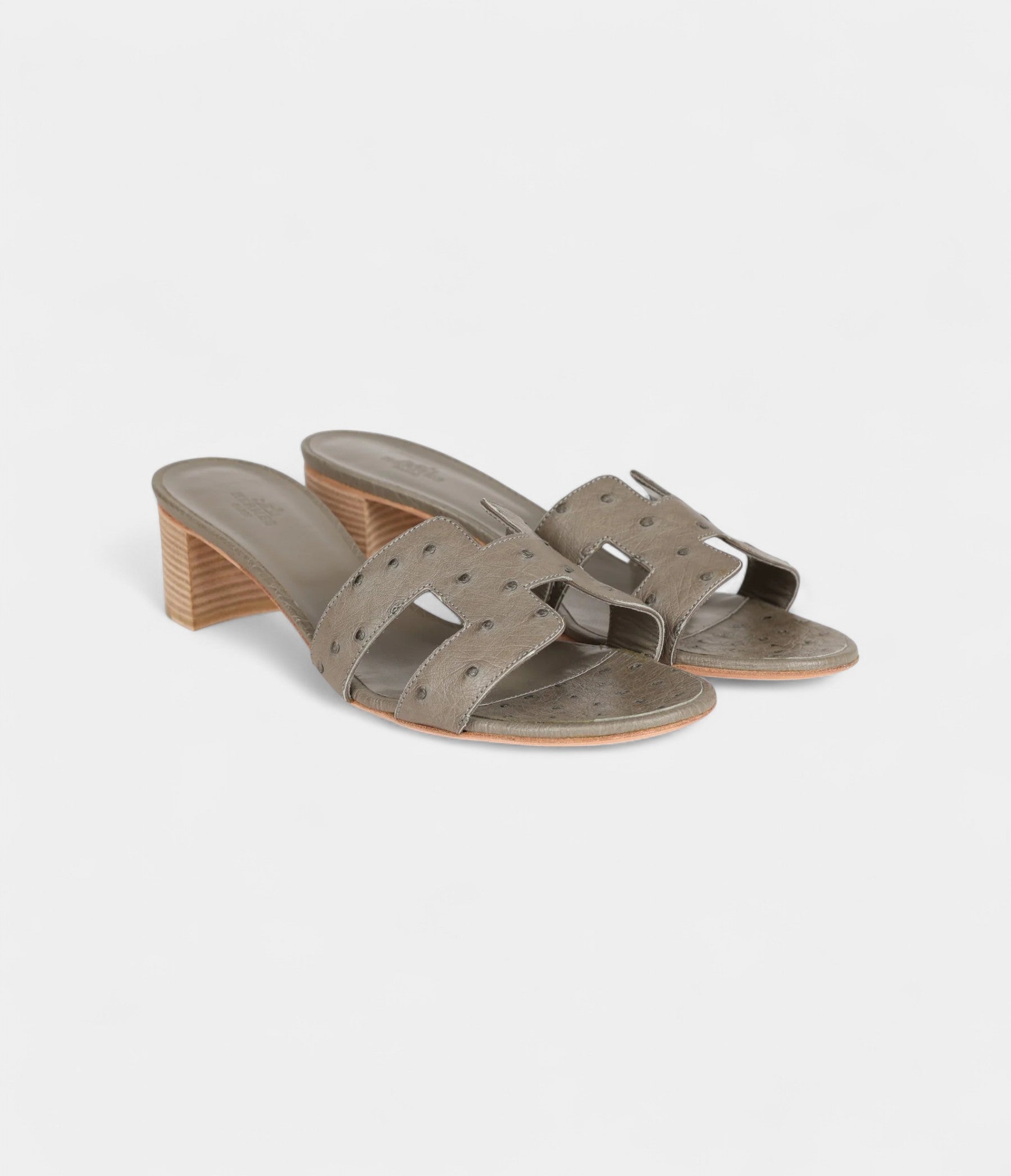 Hermès Oasis Sandals Gris Clair Ostrich 41 EU