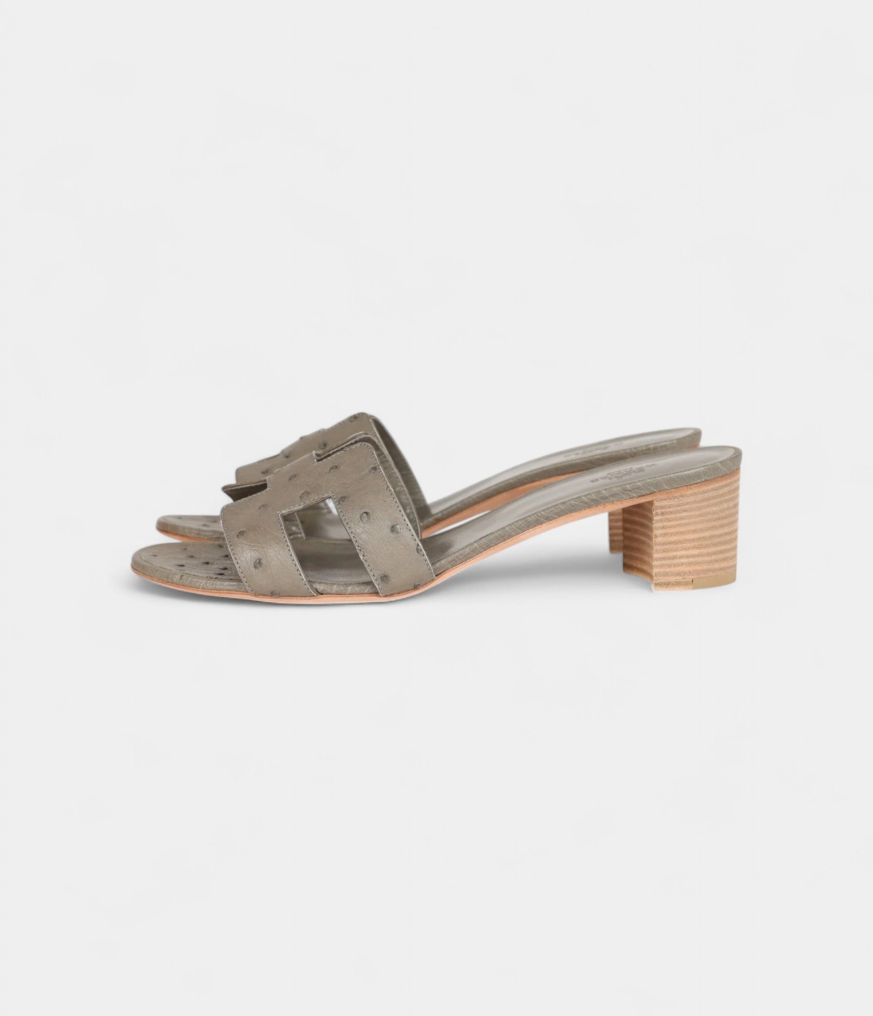 Hermès Oasis Sandals Gris Clair Ostrich 41 EU