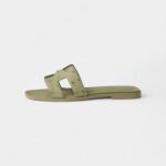 Hermès Oran Sandals for Women In Summer Edition light Olive Green