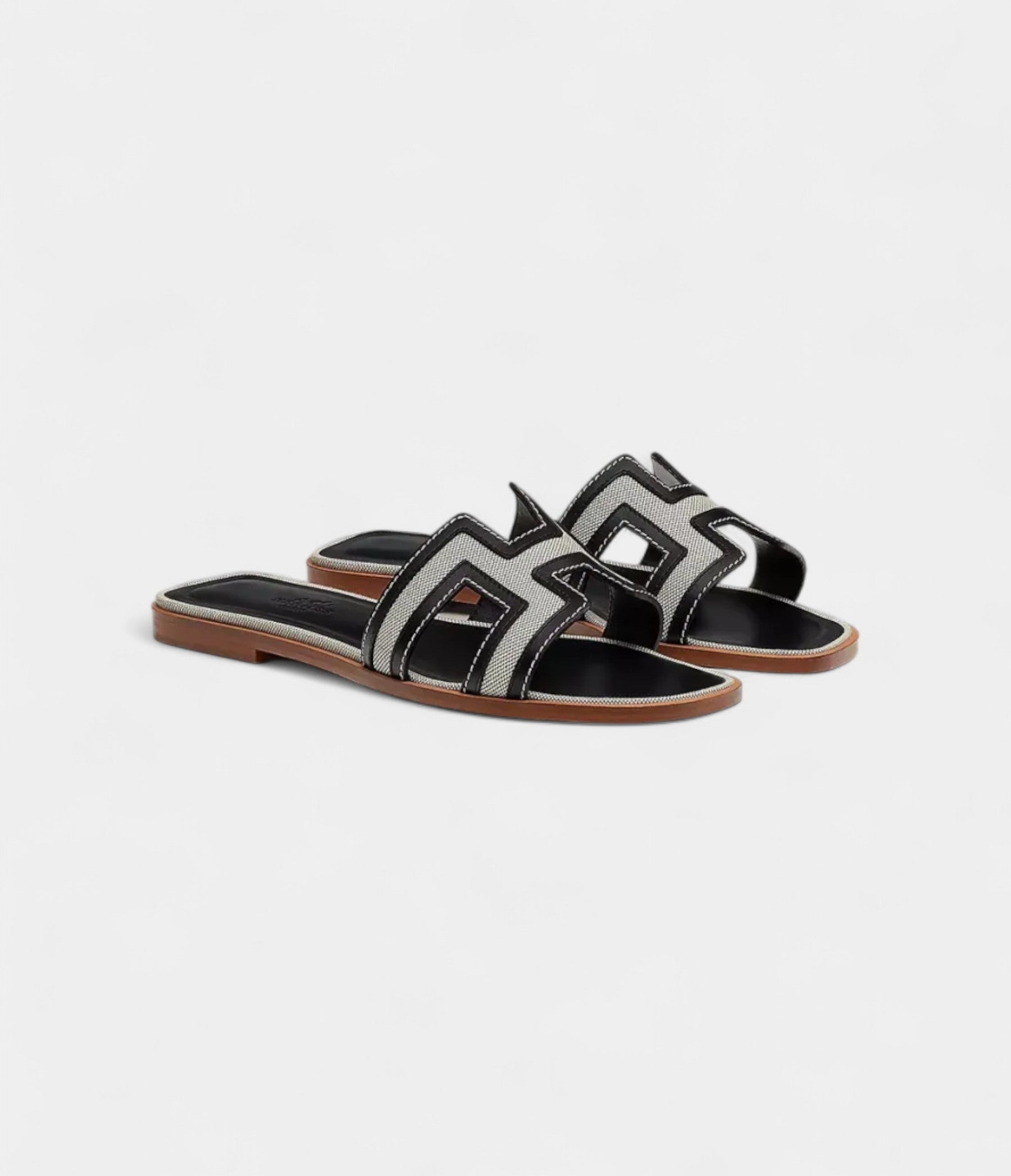 Hermès Oran Sandals for Women In Summer Quiet Slide Resistant Leather with Black
