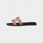 Hermès Oran Sandals for Women – Spring, Summer & Fall Edition in Pearlescent Rose