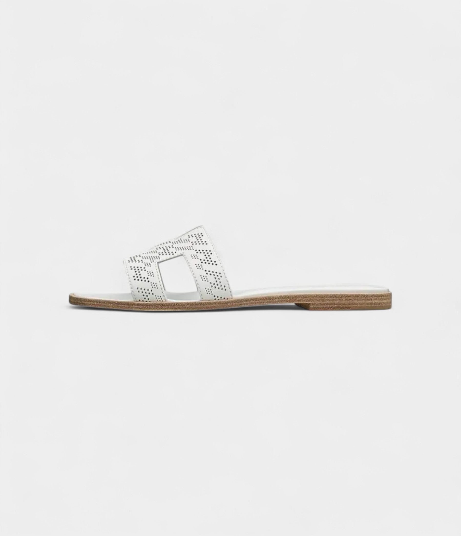 HermesOranSandalsforWomen_Spring_Summer_FallEditioninWhite_2.jpg Hermès Oran Sandals for Women – Spring, Summer & Fall Edition in White