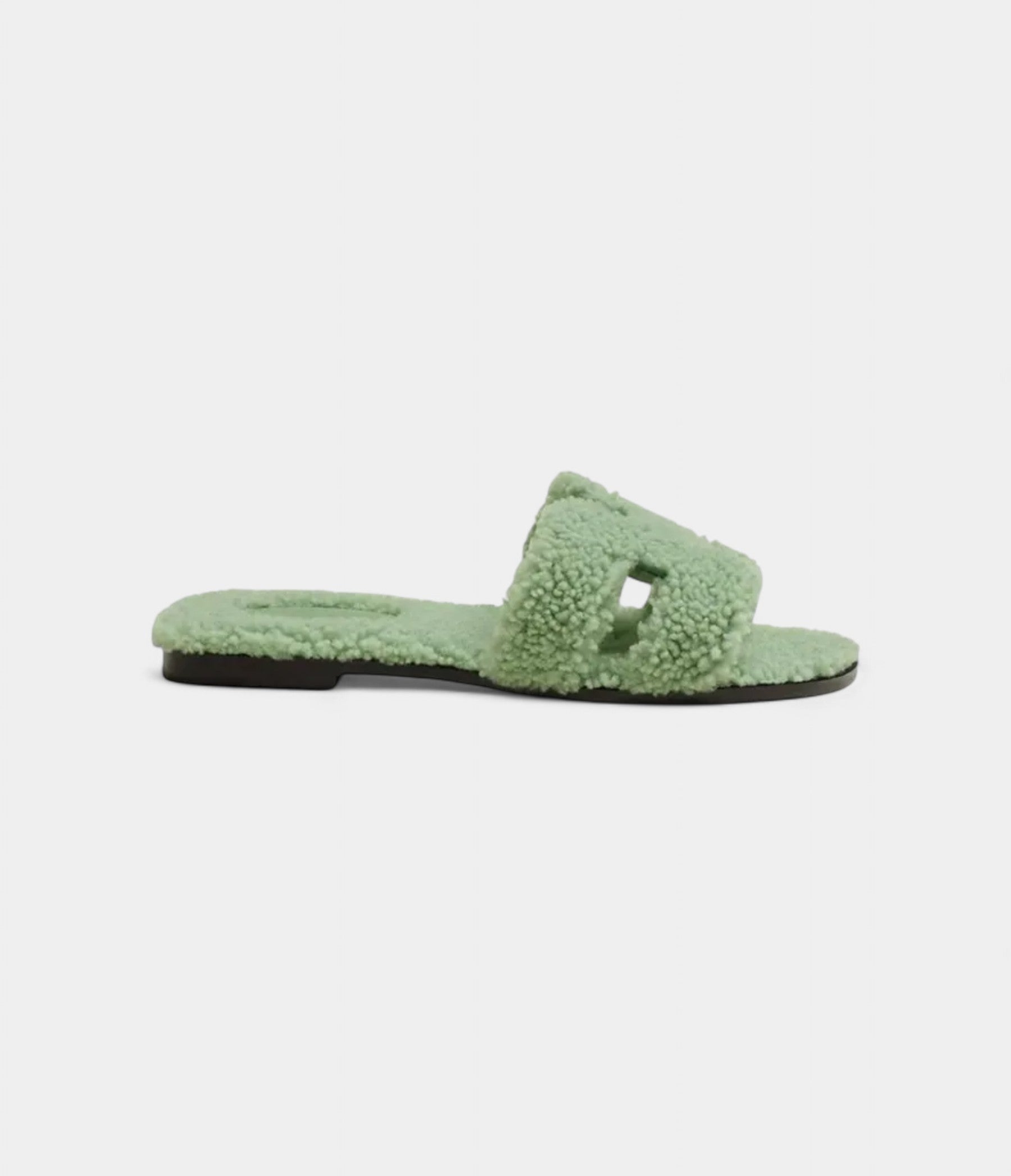 Hermès Oran Sandals for Women in Slip-Resistant Green
