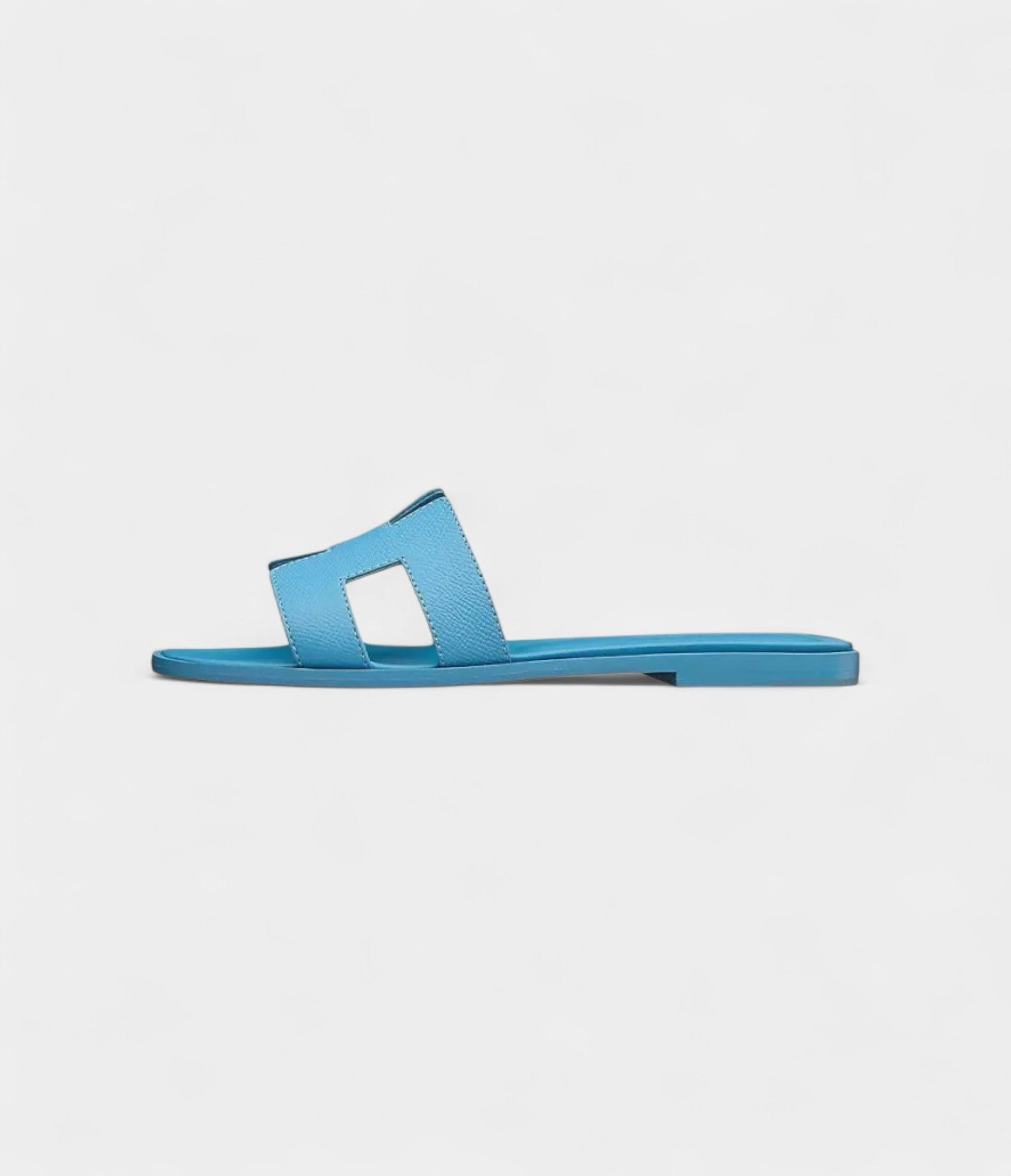 Hermès Oran Stylish Sandals for Women Enamel Blue Top Grain Cow Leather