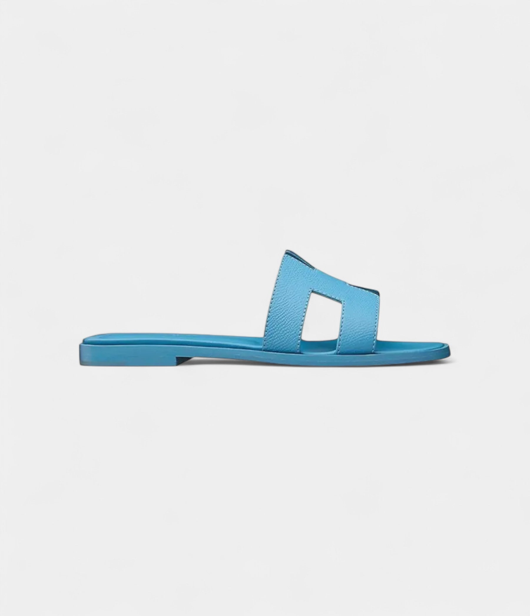 Hermès Oran Stylish Sandals for Women Enamel Blue Top Grain Cow Leather