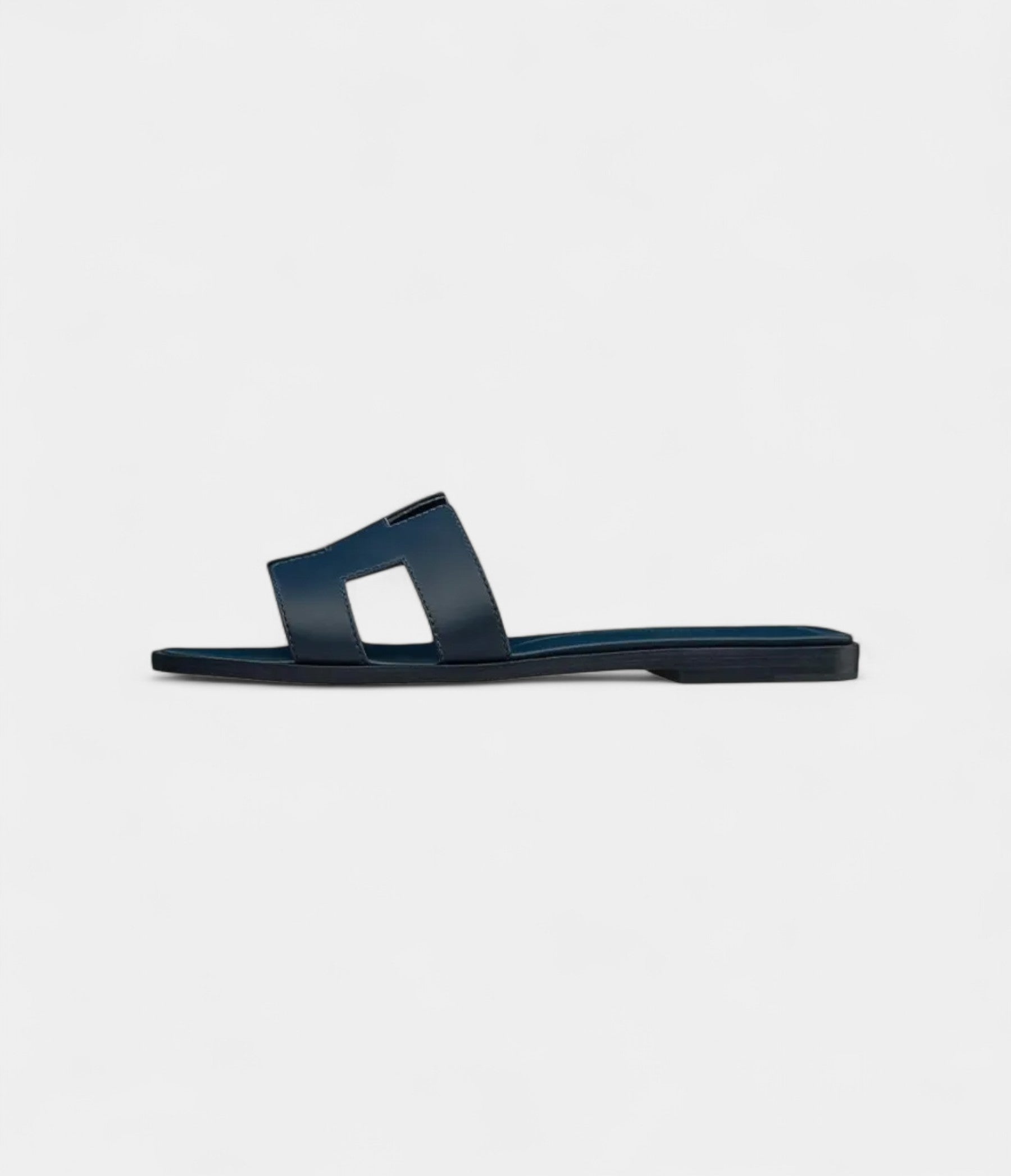 HermesOranStylishSandalsforWomeninBlueCowLeather_2.jpg Hermès Oran Stylish Sandals for Women in Blue Cow Leather