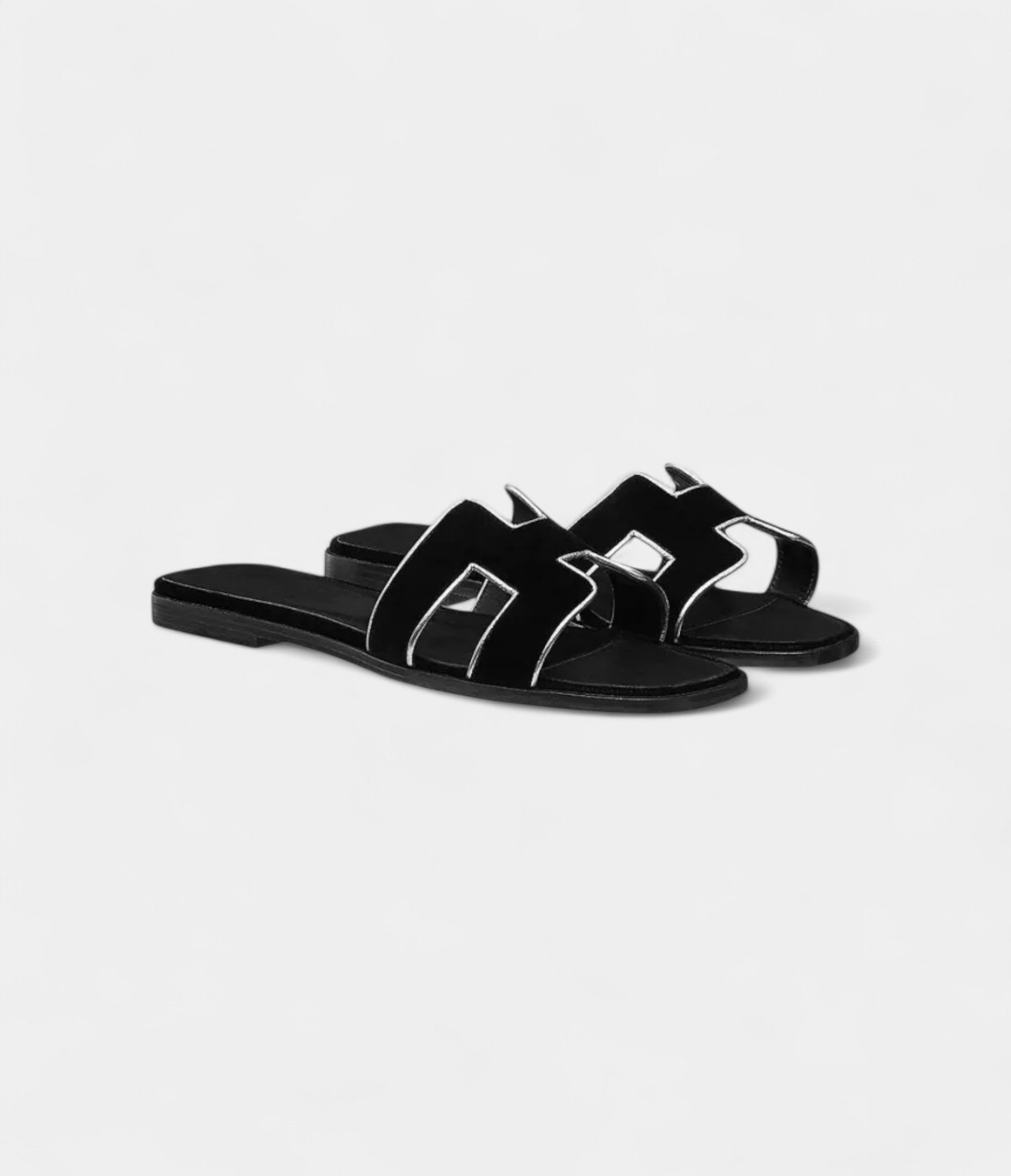 Hermès Oran Stylish Sandals for Women in Summer Editation Nappa Suede Black