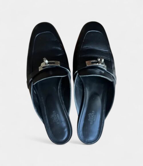 Hermès Oz Leather Mules & Clogs Bold Sophistication Meets Everyday Ease