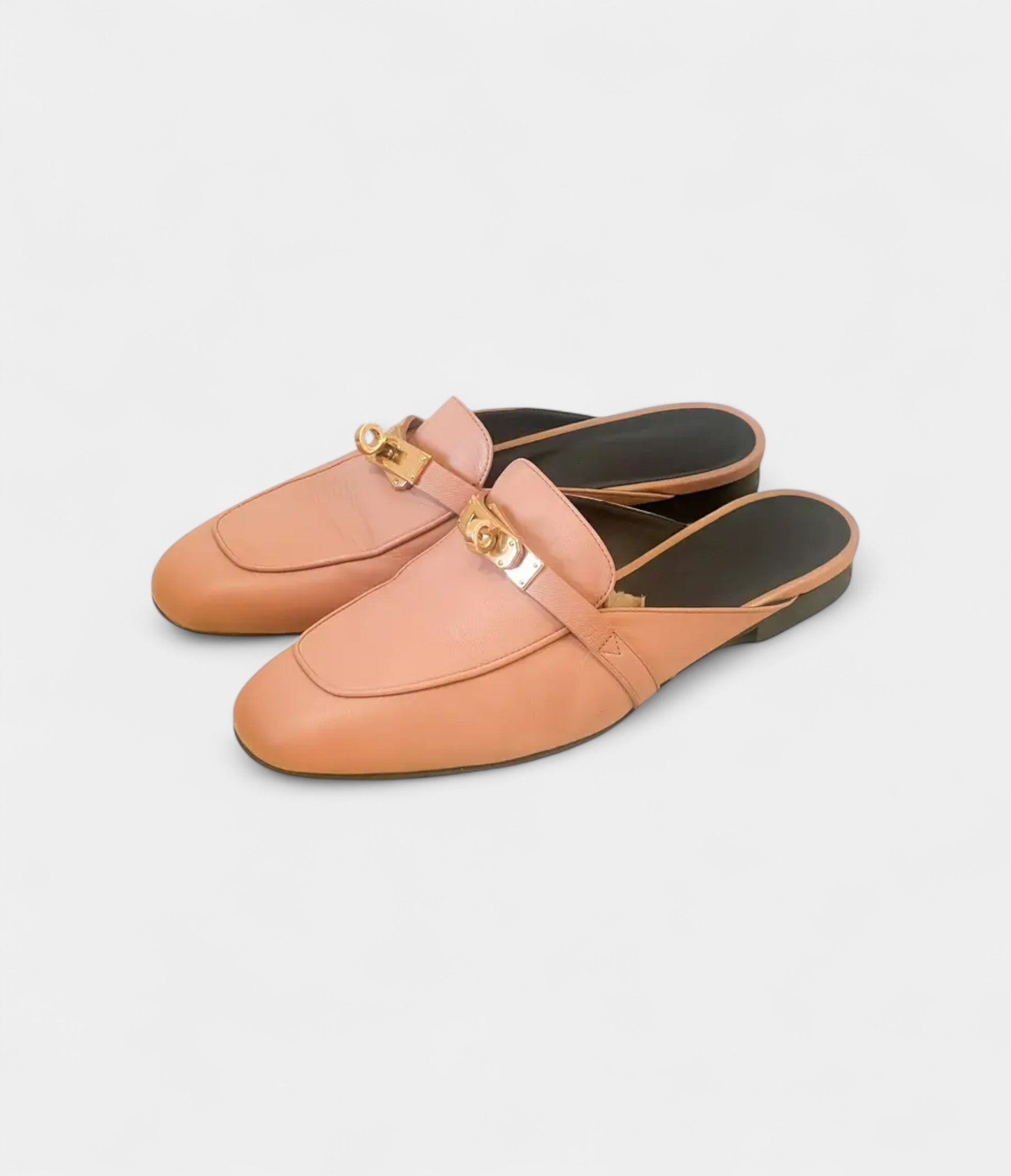 Hermès Oz Leather Mules & Clogs Sophisticated Style Meets Everyday Luxury
