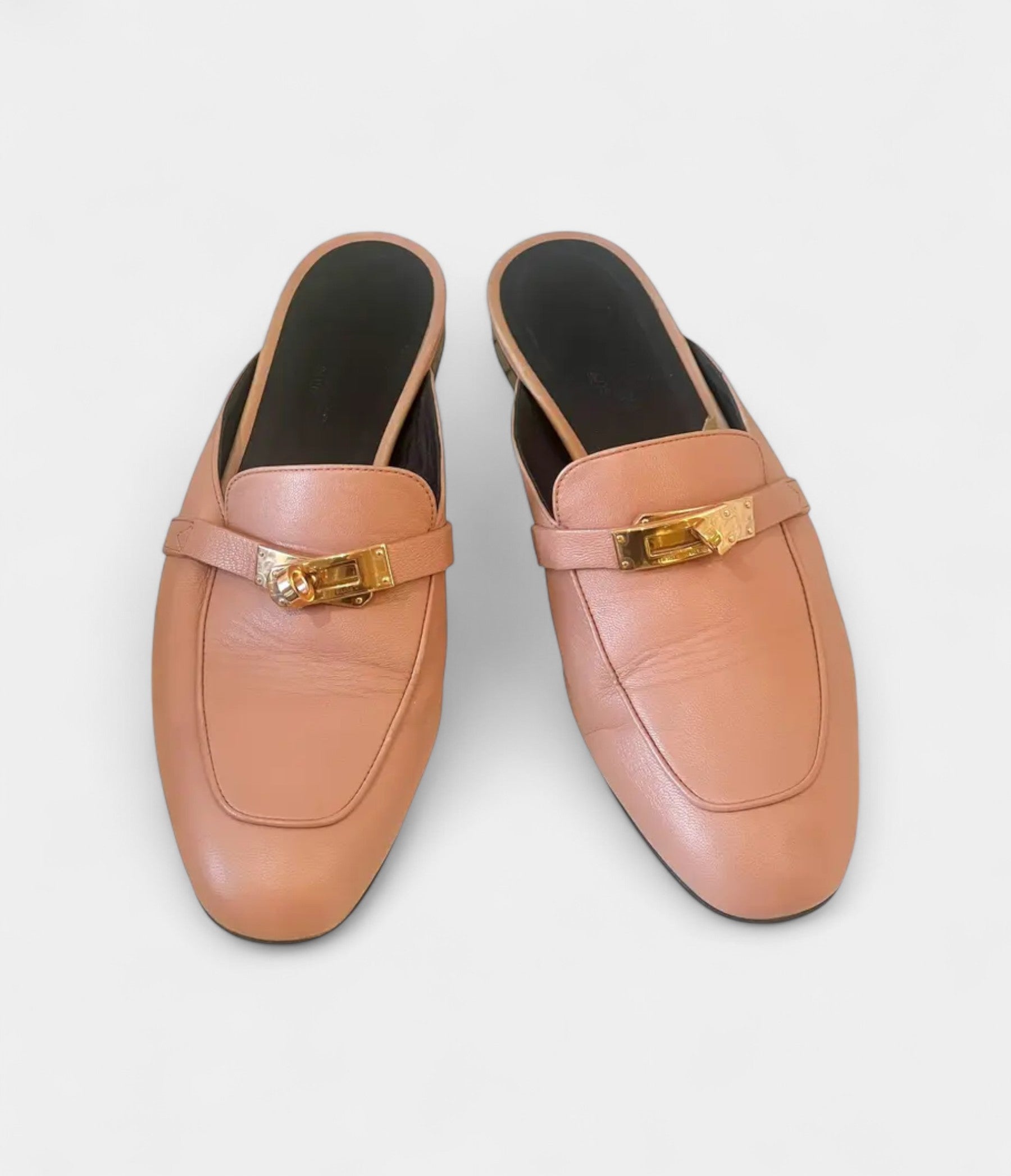 Hermès Oz Leather Mules & Clogs Sophisticated Style Meets Everyday Luxury
