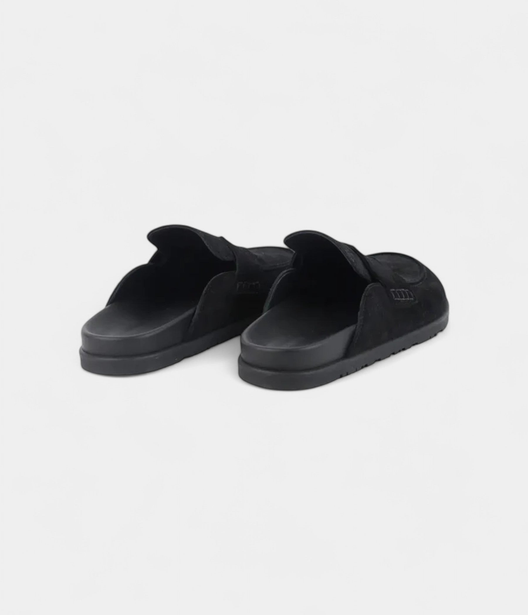 HermesOzMules_ClogsModernSophisticationinEveryStep_3_58493d0e-1df8-4c28-8ead-a6d345d21388.jpg Hermès Oz Mules & Clogs Modern Sophistication in Every Step