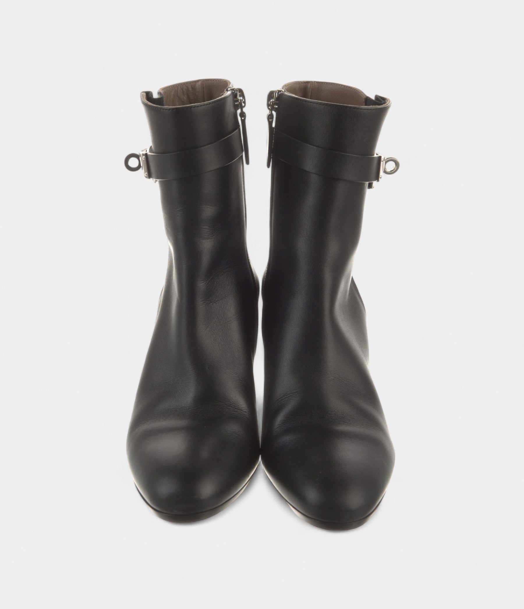 HermesSaintGermainBootsTimelessEleganceParisianSophistication_3.jpg Hermès Saint Germain Boots Timeless Elegance Parisian Sophistication