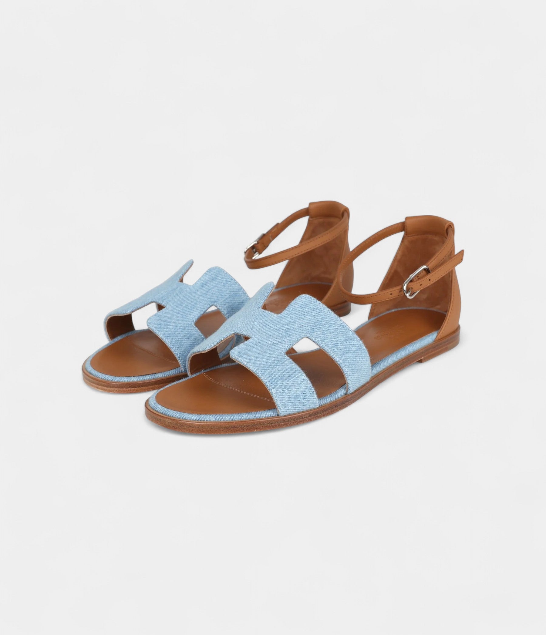 Hermès Santorini Sandals Bleu Clair and Naturel Denim Palladium Hardware 38 EU