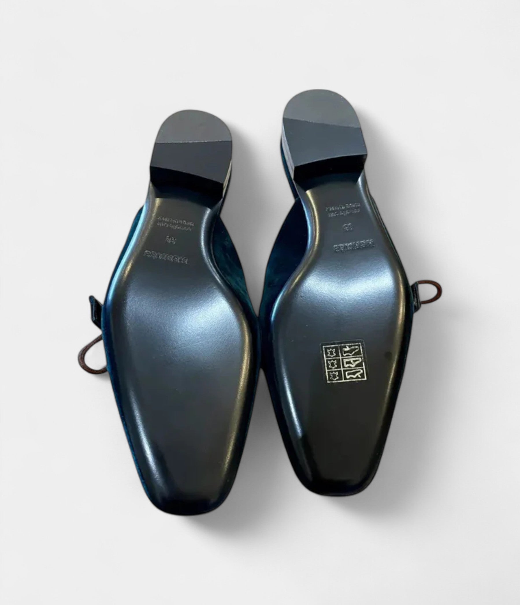 Hermès Velvet Mules & Clogs Luxurious Texture Meets Timeless Sophistication