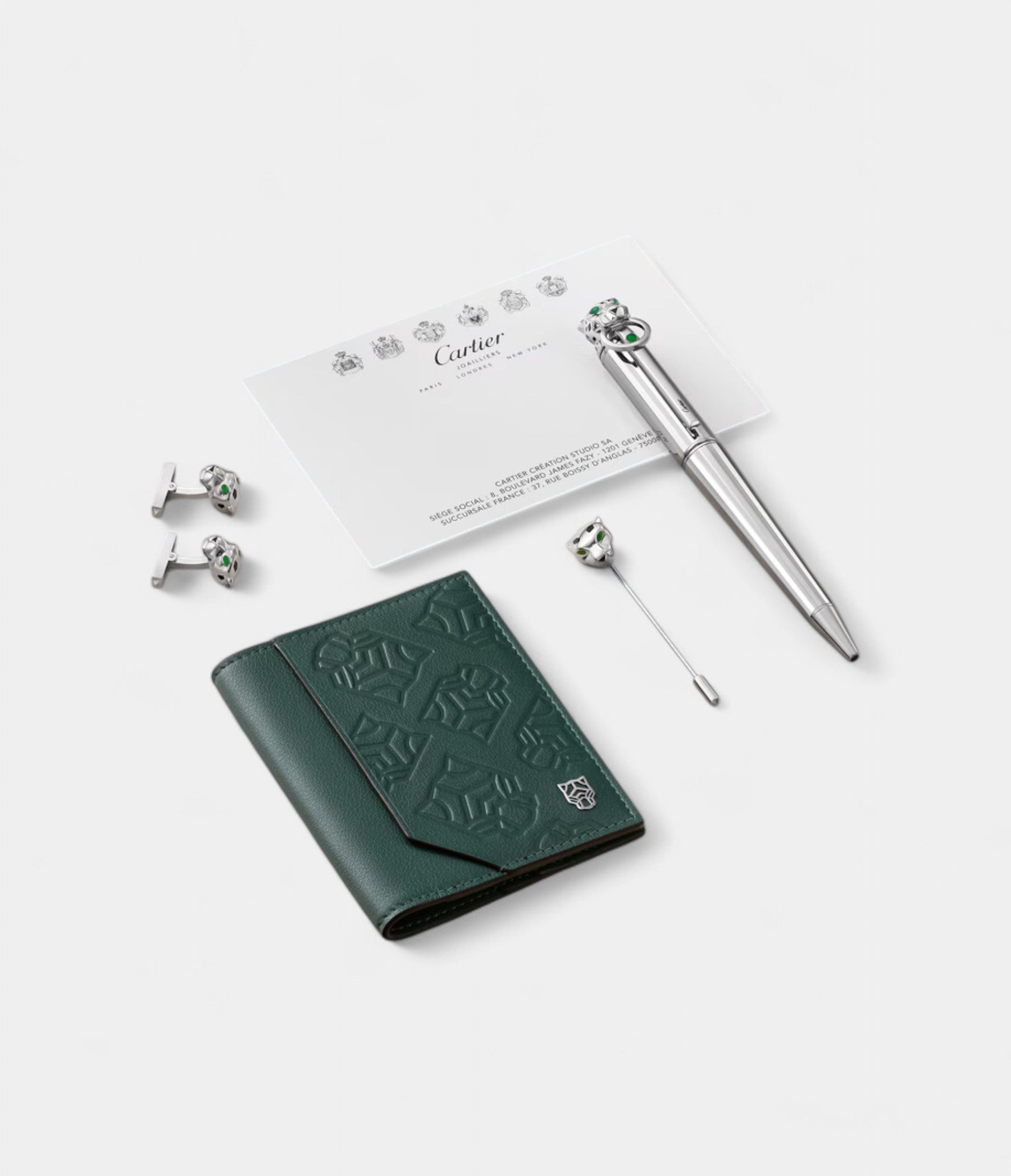 PantheredeCartierFour-CreditCardHolderinPineGreen_2.jpg Panthère de Cartier Four-Credit Card Holder in Pine Green