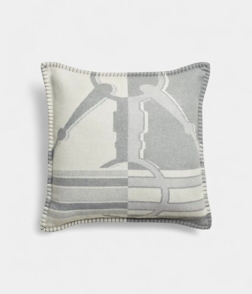 Tatersale Pillow A Luxurious Blend of Comfort and Craftsmanship