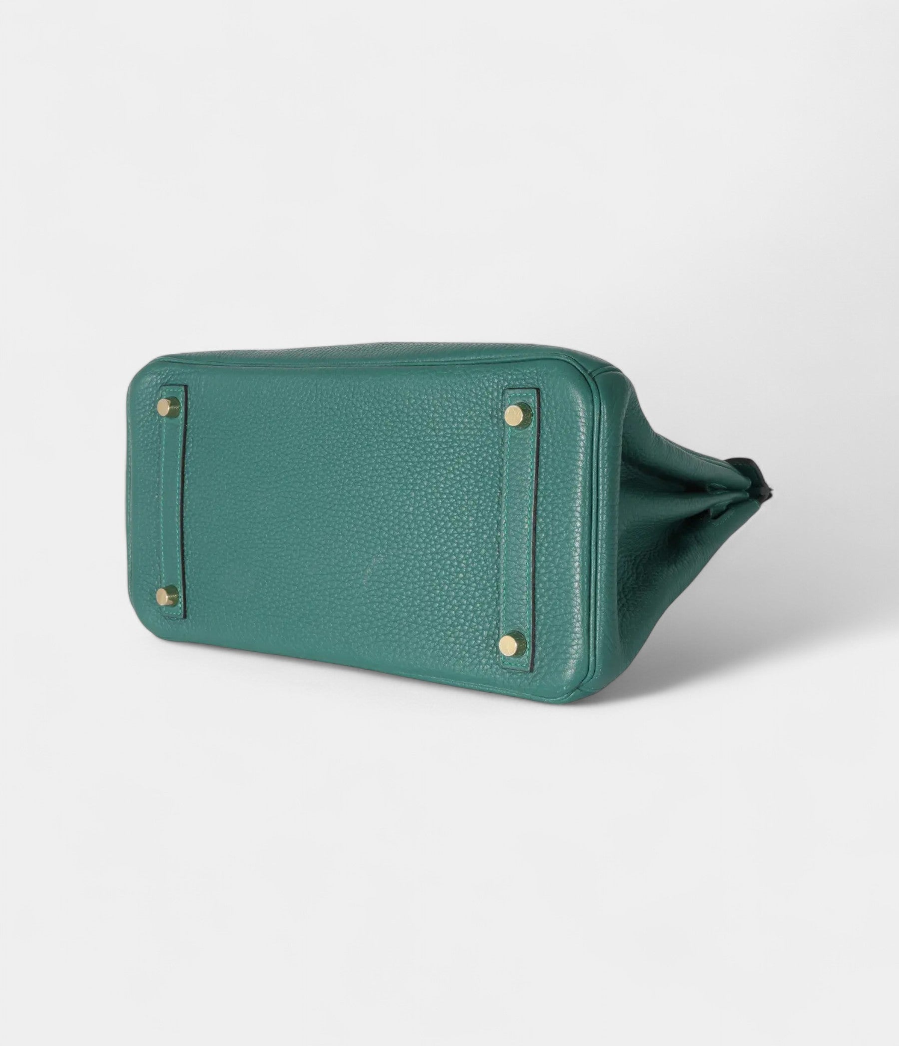 TheHermesBirkin30GreenLeatherHandbagisatimelesssymbolofluxury_4.jpg The Hermès Birkin 30 Green Leather Handbag is a timeless symbol of luxury