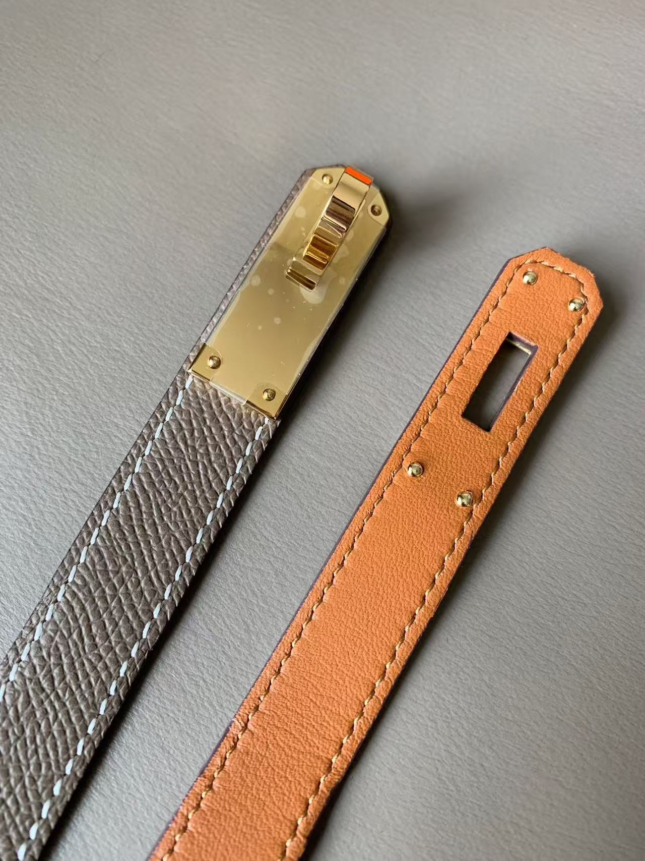 Hermès Grey Leather Belt Effortless Elegance in a Modern Neutral