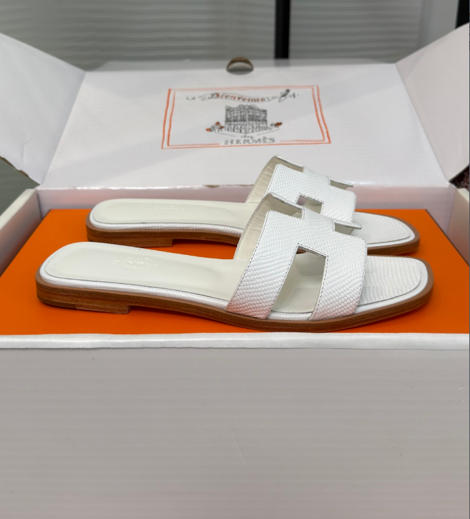 Hermès Oasis Sandals Calfskin Beige Clay