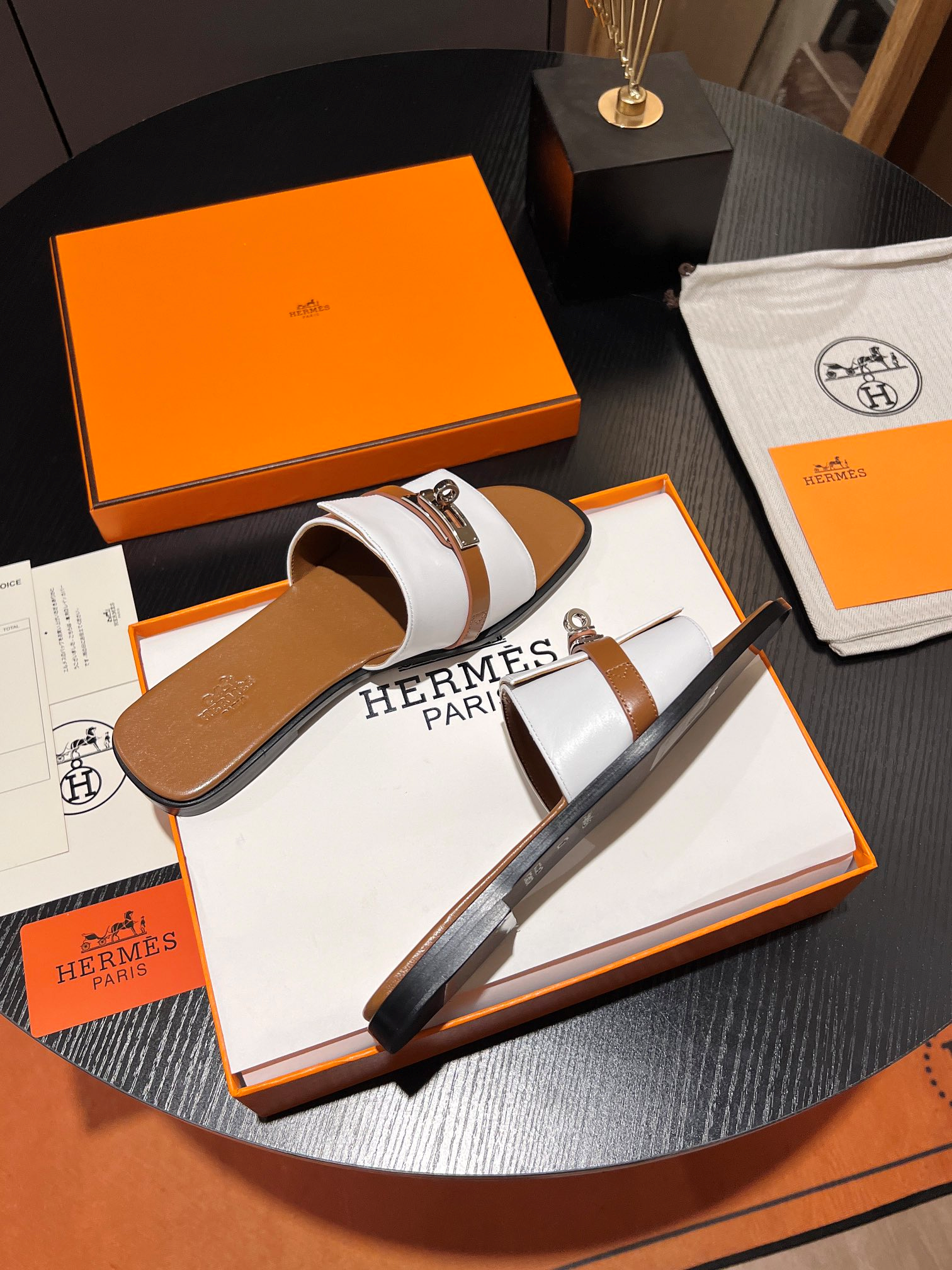 Hermès Classic Kelly Buckle Slides – Summer Essential (White and brown)