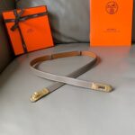 Hermès Grey Leather Belt Effortless Elegance in a Modern Neutral