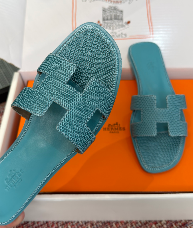 Hermès Oran Sandals for Women In Summer Quick Dry Leather with Sky blue