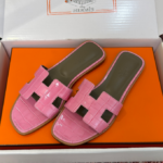 Hermès Oran Sandals for Women In Summer Quick Dry Leather with pink