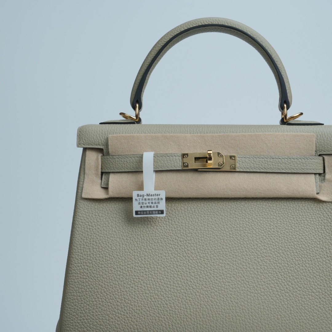 efd99a1703e594c5729d45178263e17f.png Hermès Kelly 25cm: Sage Green Elegance