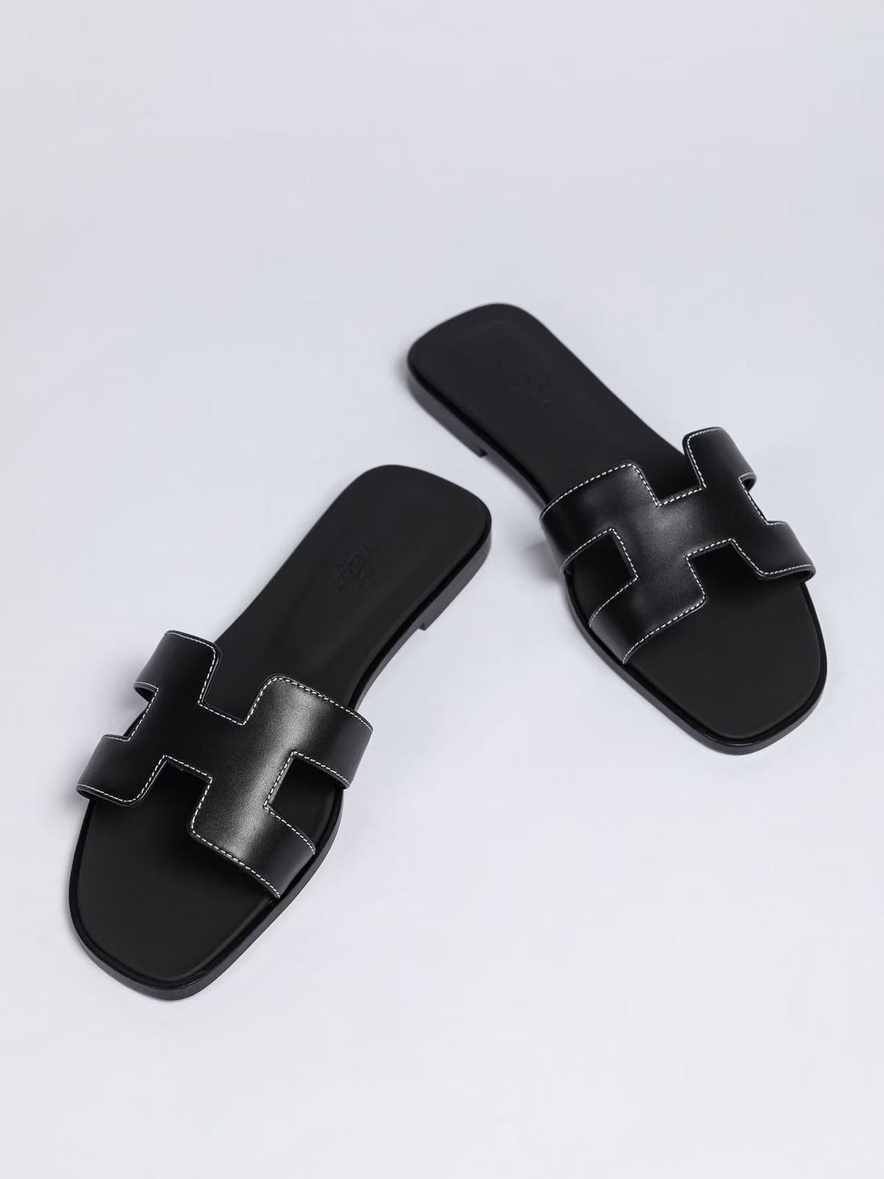 f3e0db69e8b8aa883f303ef9f19ad80b.jpg Hermès Oran Sandals for Women In Summer Leather