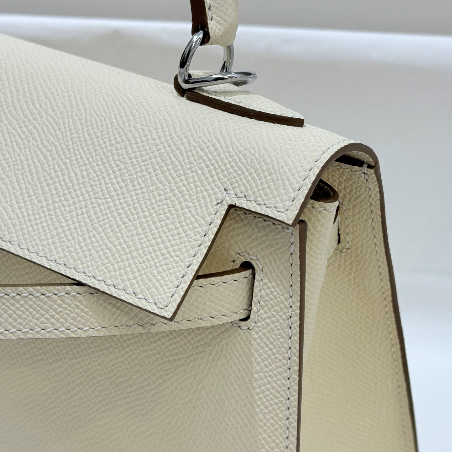 06b8a8016fbf0a0b4c9e45991e4aa94e.png Hermès Kelly 25cm, Epsom leather